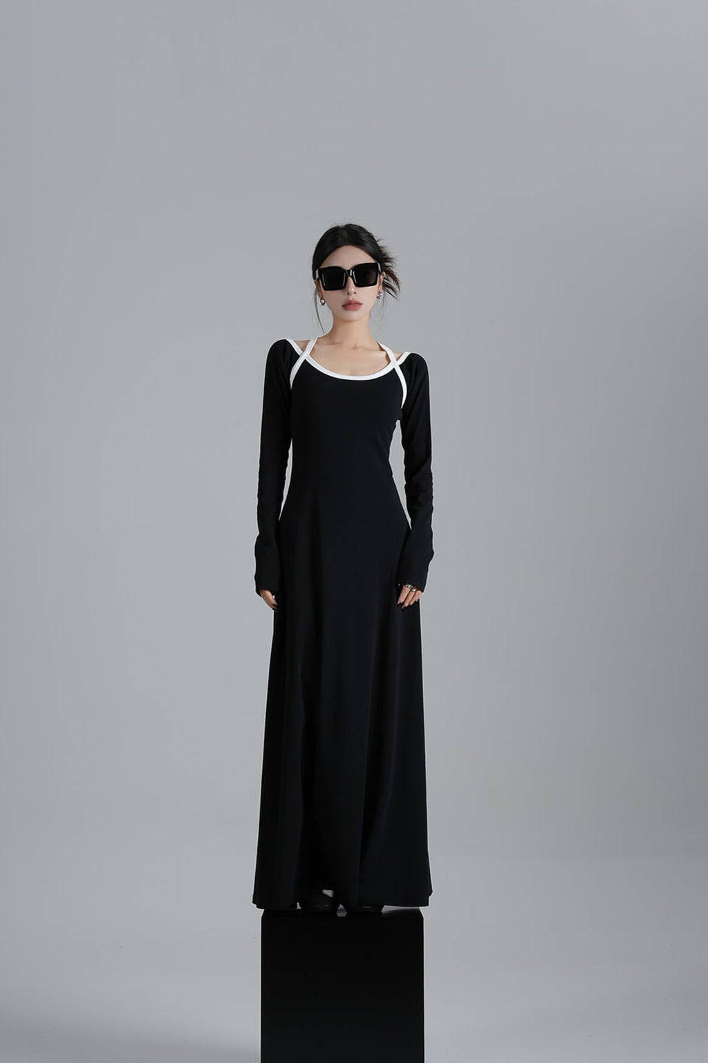 Cold Shoulder Long Sleeve Contrast Trim Maxi Dress