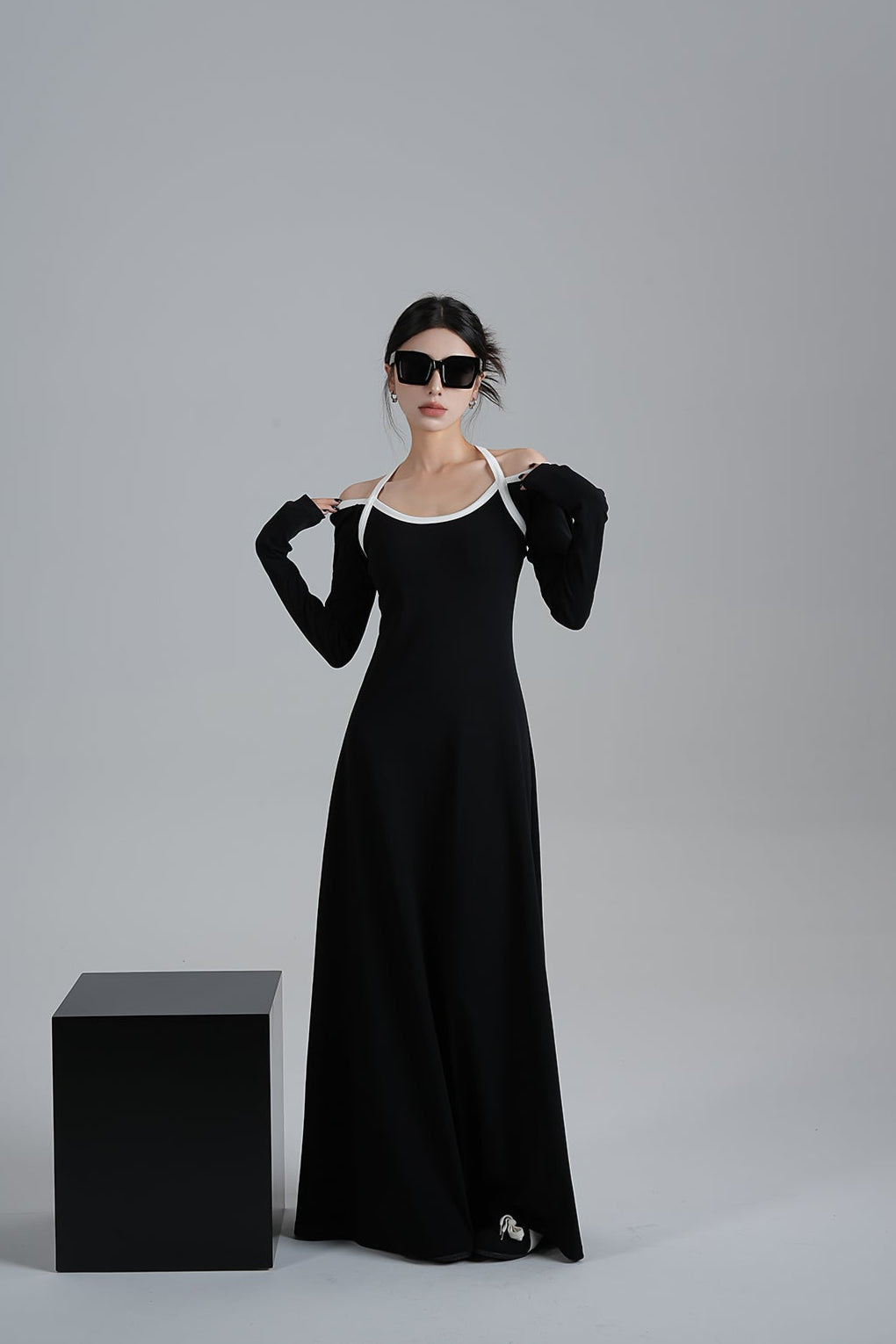 Cold Shoulder Long Sleeve Contrast Trim Maxi Dress