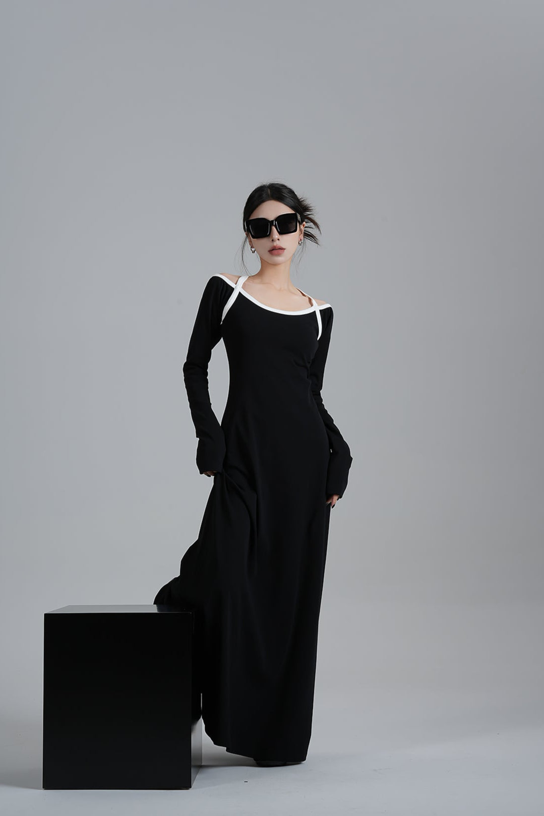Cold Shoulder Long Sleeve Contrast Trim Maxi Dress